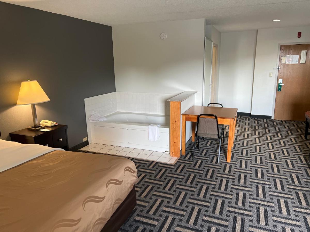 Quality Inn & Suites Rosemount Luaran gambar